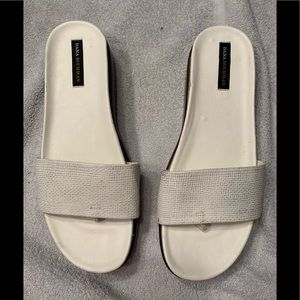 Dana Buchman sandals Women’s Size Medium